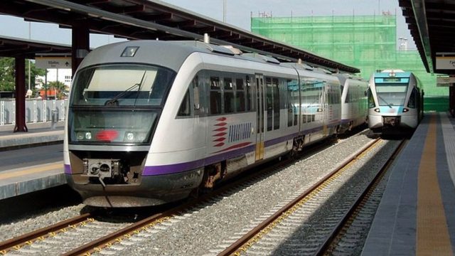Θρίλερ στα Κάτω Πατήσια: Τρένο του Προαστιακού συγκρούστηκε με ΙΧ!
