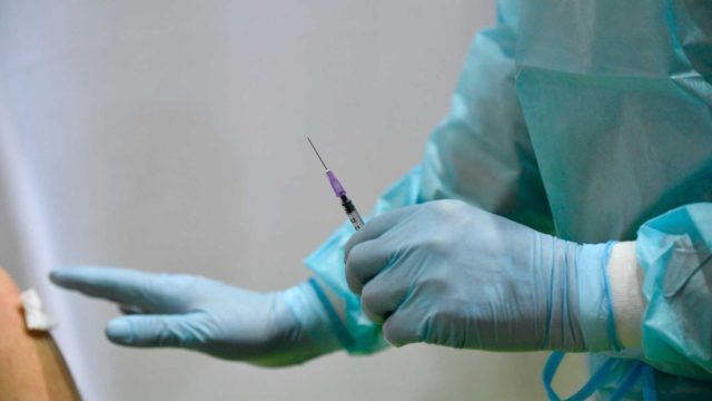 Κορωνοϊός: Πέθανε εισαγγελέας ενώ είχε κάνει το εμβόλιο της AstraZeneca