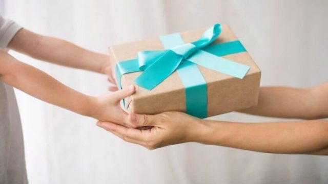 Ποιοι γιορτάζουν σήμερα, Παρασκευή 24 Σεπτεμβρίου, σύμφωνα με το εορτολόγιο;