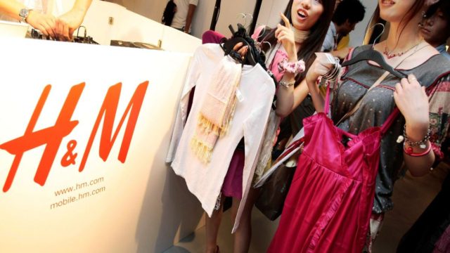 H&M: Το girly φόρεμα που θα λατρέψεις – Κοστίζει μόνο 19,99 ευρώ!