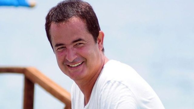Βόμβα Ατζούν στον ΣΚΑΪ με πασίγνωστο παρουσιαστή – Εξελίξεις με Λιανό και Survivor