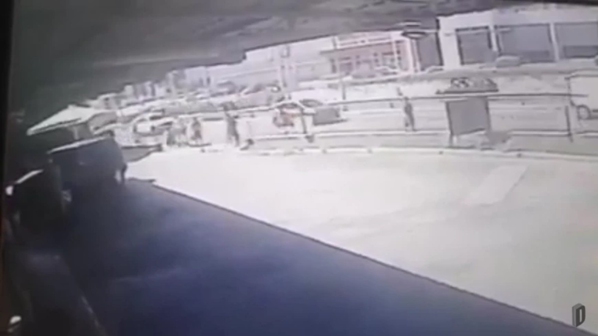 Άλιμος: Καρέ- καρέ η επίθεση με μαχαίρι σε ανήλικο (Βίντεο)