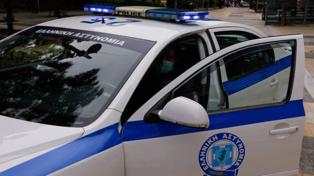 Φρίκη στον Άλιμο: Απίστευτης βιαιότητας καυγάς ανηλίκων – Μαχαίρωσαν 14χρονο στη μέση του δρόμου