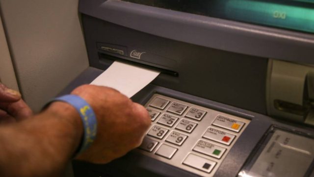 40χρονος Αλβανός πήγε στο ΑΤΜ να βγάλει χρήματα – Πως βγήκε 280 ευρώ κερδισμένος;