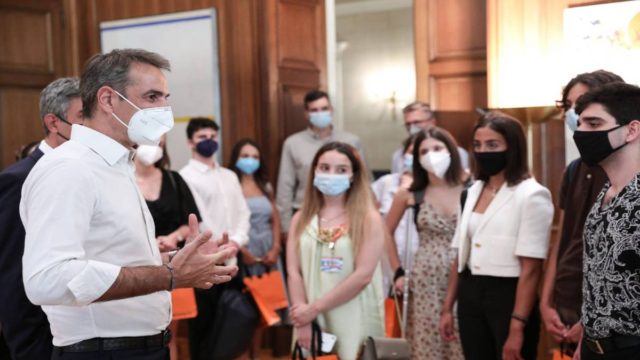 Πακέτο Νο2: Αυτά είναι τα 5 νέα «δώρα» για τους νέους που αποφάσισε η κυβέρνηση