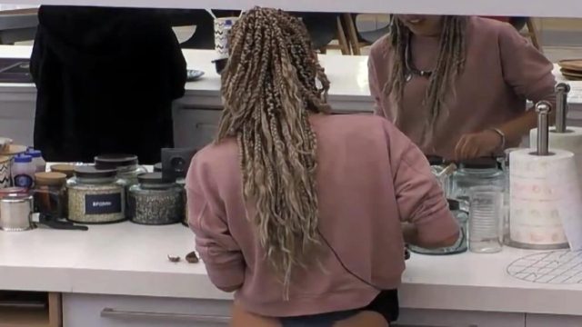 Big Brother 2: Tο ακατάλληλο πλάvo της Σαμάνθας που δεν έπρεπε να βγεί στον αέρα (photo)
