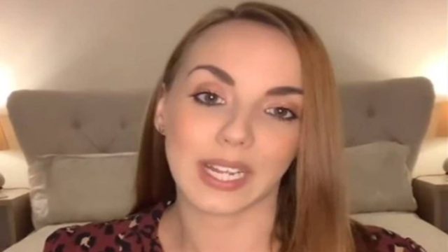 «Παντρεύτηκα τον αγαπημένο μου από την εφηβεία και αρχίσαμε να κάνουμε swinging»