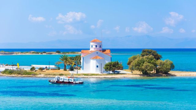 Xρυσή καλοκαιρινή τουριστική σεζόν για αυτό το νησί – Aκόμα και τώρα έχει 50% πληρότητα
