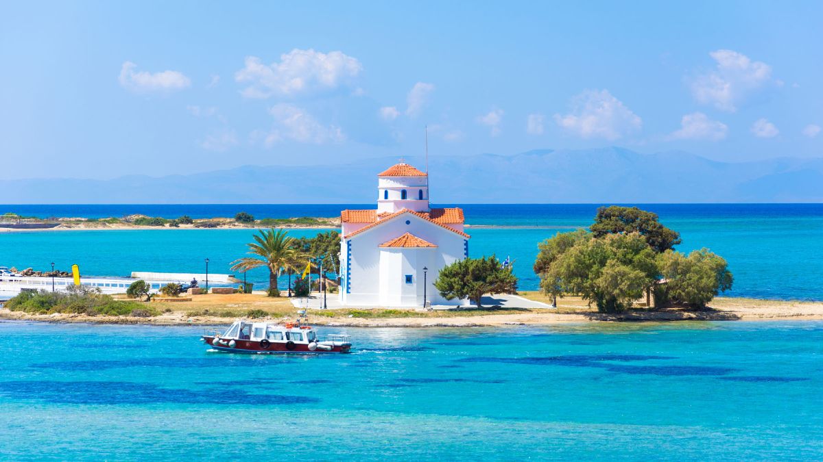 Xρυσή καλοκαιρινή τουριστική σεζόν για αυτό το νησί – Aκόμα και τώρα έχει 50% πληρότητα