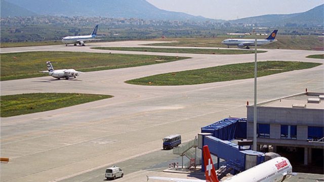 Θρίλερ στο «Ελευθέριος Βενιζέλος»: Αεροπλάνο πλησιάζει για προσγείωση χωρίς φρένα