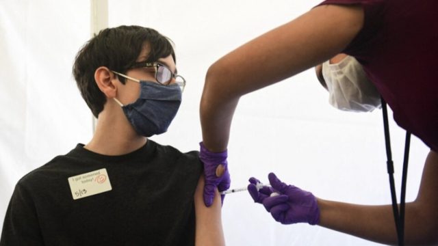Εμβολιασμοί ανηλίκων και από τους παιδιάτρους – «Πράσινο φως» από Μητσοτάκη