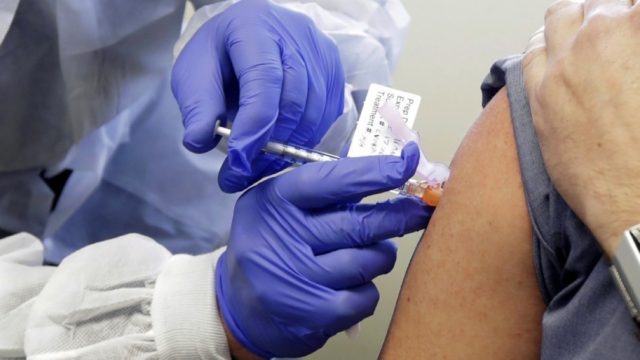 Τρίτη δόση εμβολίου: Σήμερα τα πρώτα ραντεβού για νέο «τσίμπημα» – Ποιους αφορά και ποιοι ακολουθούν
