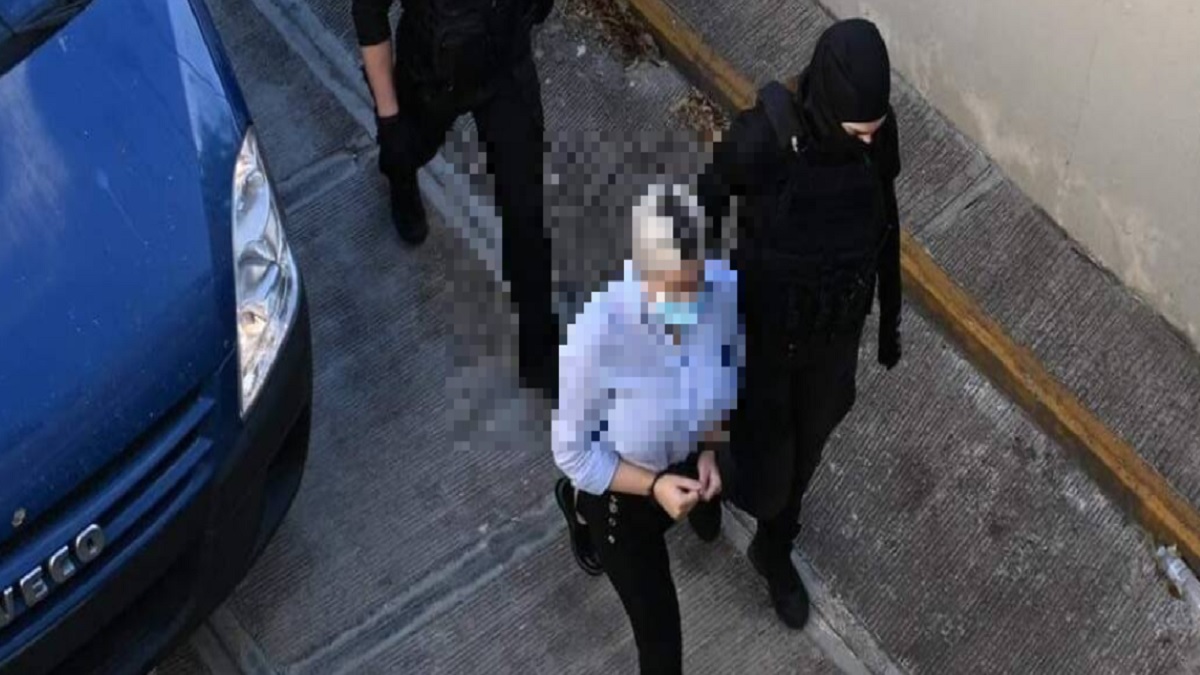 Επίθεση με βιτριόλι: Ανατροπή! Εμφανίστηκε η κατηγορούμενη στο δικαστήριο – Πρόσωπο με πρόσωπο με την Ιωάννα!