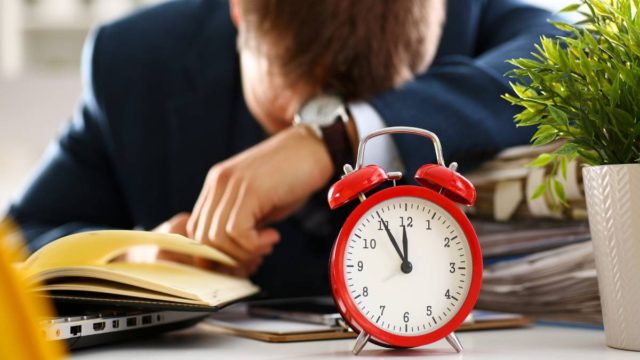 Άμεση εφαρμογή της τετραήμερης εργασίας: Τι προβλέπει η εγκύκλιος για τα νέα ωράρια