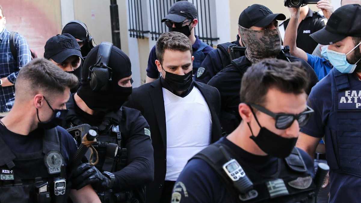 Εξελίξεις στα Γλυκά Νερά: Αυτό είναι το πρόσωπο που φοβάται ο Μπάμπης Αναγνωστόπουλος για τα πιο σκοτεινά του μυστικά