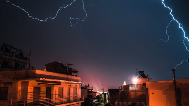 Τραγωδία στην Καβάλα: Νεκρός από κεραυνό ένας 55χρονος