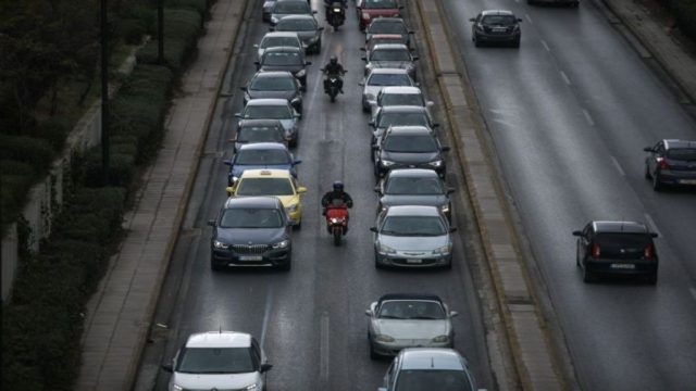 Κίνηση στους δρόμους: Άνοιξε το κέντρο της Αθήνας – Πού παρατηρούνται καθυστερήσεις