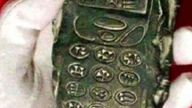Έθαψαν την γιαγιά τους μαζί με το κινητό της πριν 5 χρόνια: Μέχρι που συνέβη το… απίθανο!
