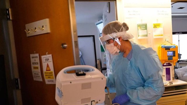 Κορωνοϊός: Σημαντική μείωση σε νέα κρούσματα – 9 στους 10 στις ΜΕΘ είναι ανεμβολίαστοι!