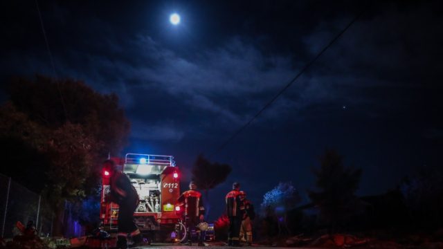 Η φωτογραφία της ημέρας: Ήρωες παντός καιρού…
