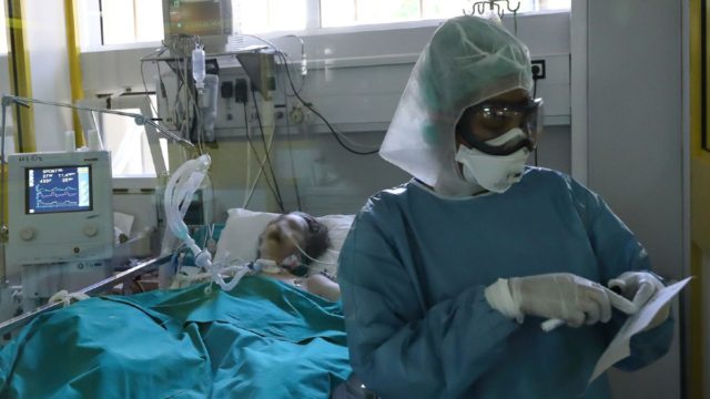 Ευαγγελισμός – Κορωνοϊός: Εισαγγελική έρευνα για την ανεμβολίαστη που αρνούνταν τη διασωλήνωση και πέθανε