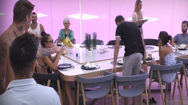 Big Brother 2 trailer 07/09: Μακελειό στη τραπεζαρία – Εκτός ορίων τα νεύρα του Στηβ!