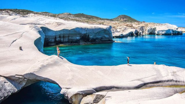Η Μήλος αναδείχθηκε το καλύτερο νησί στον κόσμο για το 2021