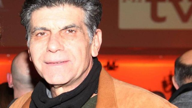 Έξαλλος ο Γιάννης Μπέζος: «Είσαι ανόητος…»