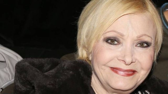 Νέλλη Γκίνη: «Η παρενόχλησή του με στιγμάτισε – Κλείδωσε την πόρτα και με κυνηγούσε γύρω γύρω»