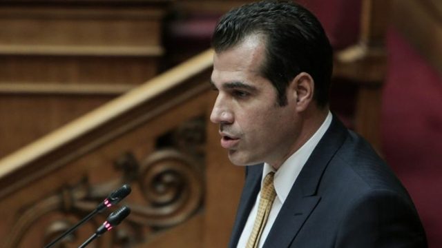 Θάνος Πλεύρης για Καρδίτσα: Καμία ανοχή σε εικονικούς εμβολιασμούς – Διατάχθηκε ΕΔΕ