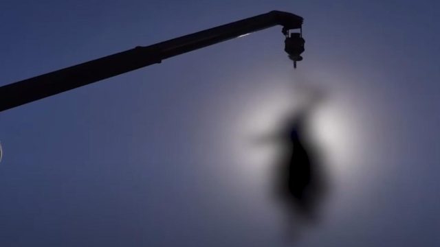 Βίντεο-σοκ: Ταλιμπάν κρέμασαν πτώματα φερόμενων απαγωγέων στην πόλη Χεράτ