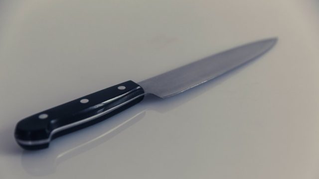 Αιματηρό επεισόδιο στις Σέρρες – 23χρονη μαχαίρωσε τον σύντροφό της μετά από καβγά