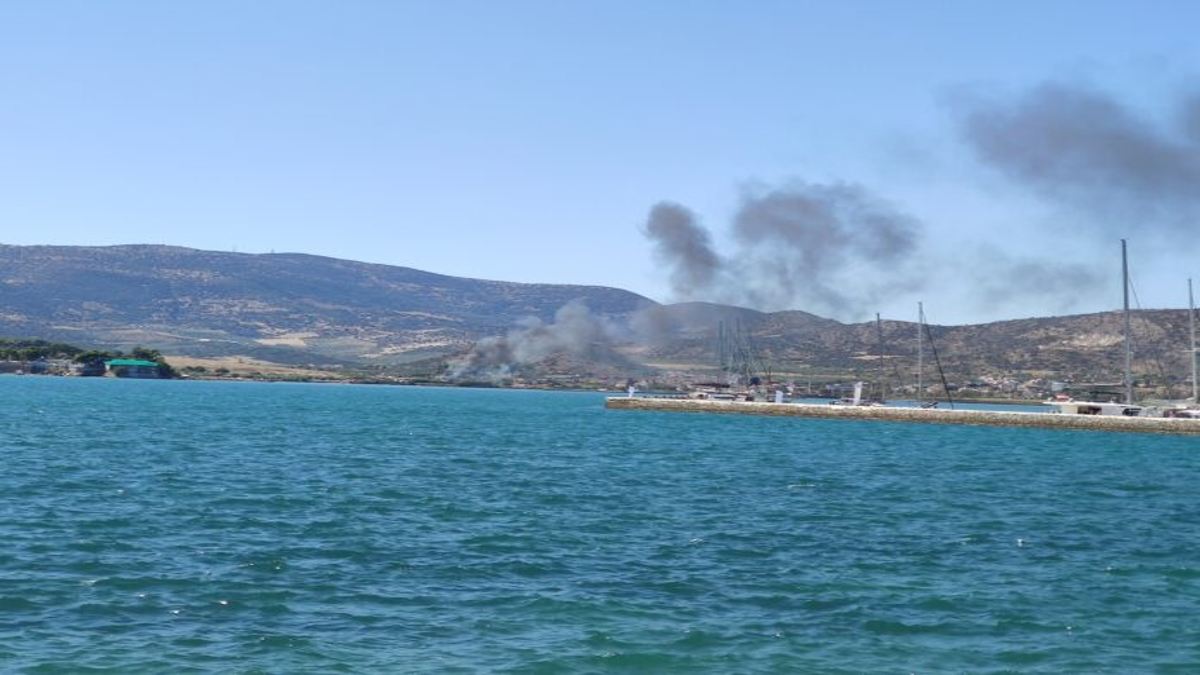 Βόλος: Ξέσπασε φωτιά σε σκάφος στα Πευκάκια