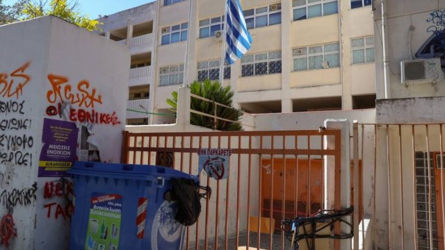 Γιώργος Παυλάκης: «Να γίνει υποχρεωτικός για όλους ο εμβολιασμός – Να στηθούν συνεργεία στα σχολεία»