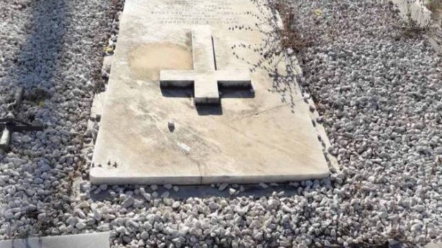 Βρέθηκε έμβρυο σε σακούλα πρόχειρα θαμμένο σε νεκροταφείο