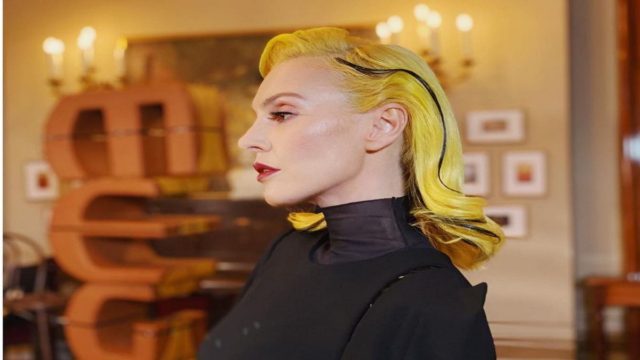 Συγκλονισμένη η Τάμτα με τον θάνατο του Mad Clip – Aφήνει λουλούδια στο σημείο που σκοτώθηκε
