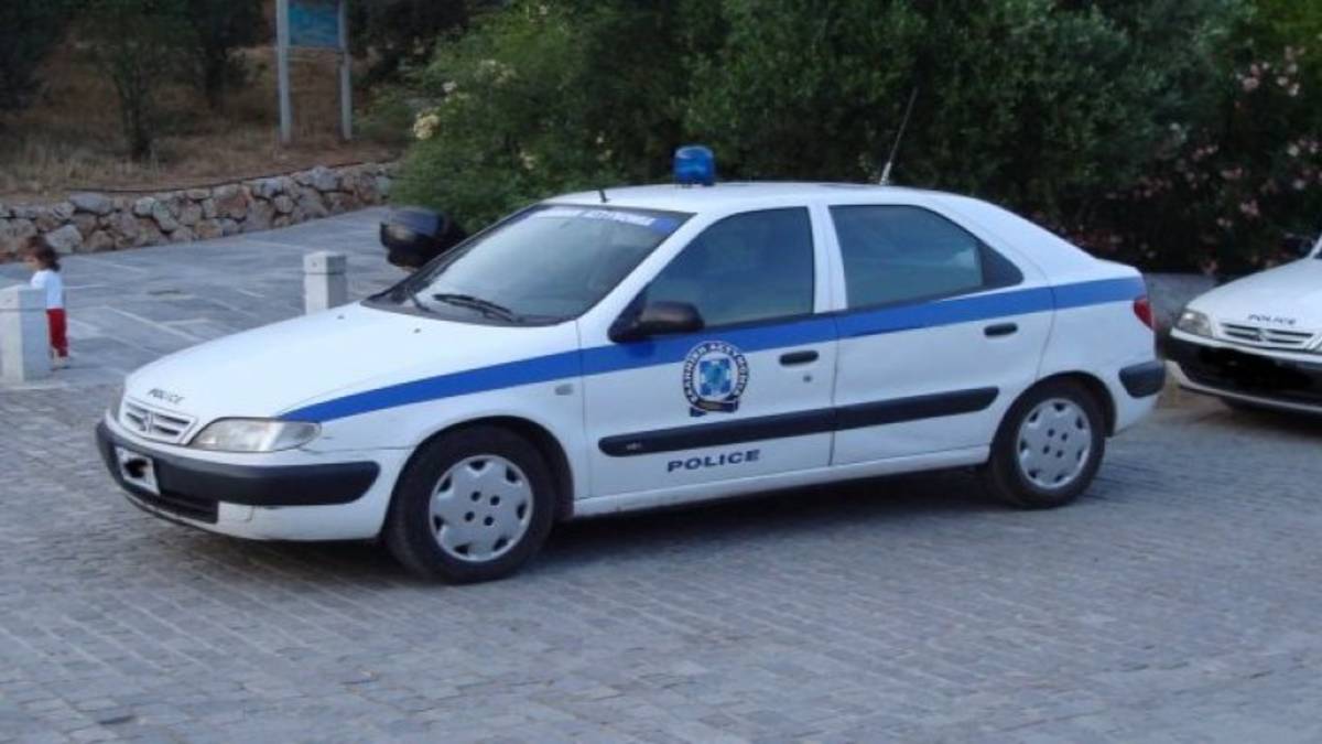 Θρίλερ στη Θεσσαλονίκη: Αυτοκίνητο εμβόλισε περιπολικό!