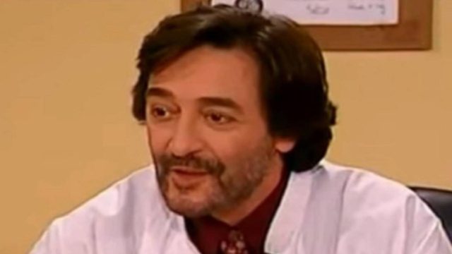 Θυμάστε τον Δρ. Βουλίδη τον πλαστικό χειρουργό από το Κωνσταντίνου και Ελένης; Δείτε πως είναι 20 χρόνια μετά (photo-video)