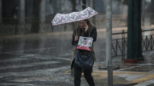Έκτακτο δελτίο επιδείνωσης καιρού: Έρχονται ισχυρές καταιγίδες – Πέφτει ο υδράργυρος