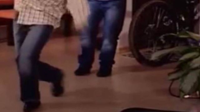 Λιώσαμε: Αυτό είναι το πιο ξεκαρδιστικό ζεϊμπέκικο της ελληνικής τηλεόρασης