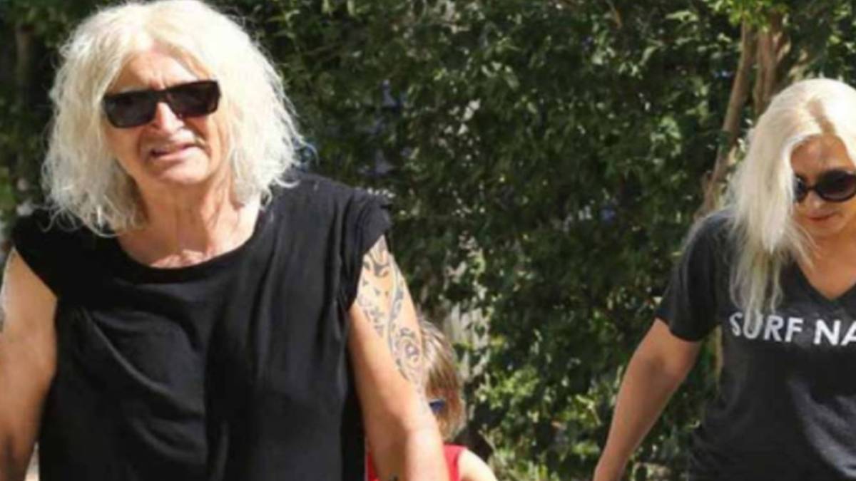 «Άντε γ@μ@θείτε καραγκιόζηδες»: Aστυνομικοί σταμάτησαν την Αννίτα Πάνια και ο Νίκος Καρβέλας άρχισε να τους βρίζει!