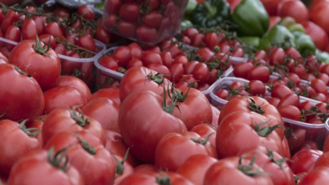 Πιες ντοματοχυμό και κάψε εύκολα το λίπος στην κοιλιά!