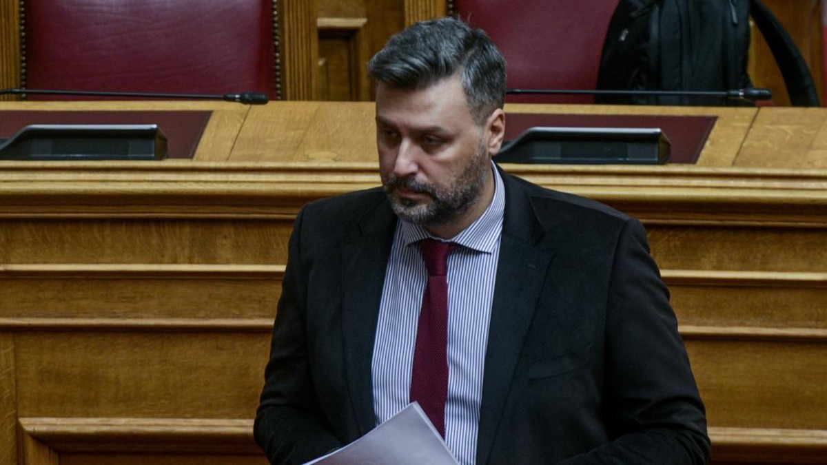 Επίθεση με εμπρηστικό μηχανισμό στο πολιτικό γραφείο του Γιάννη Καλλιάνου