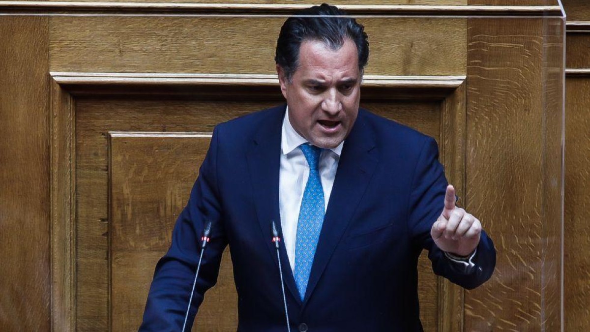 Άδωνις Γεωργιάδης: «Δεν θέλεις κύριε να εμβολιαστείς; Μη σώσεις! Κουράστηκα!» (Video)