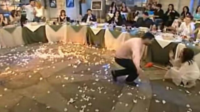 Το “υποδειγματικό” ζεϊμπέκικο γοητευτικού ηθοποιού που εντυπωσίασε τους πάντες