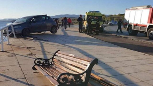 Αδιανόητο τροχαίο στην Αλεξανδρούπολη: Γυναίκα καθόταν σε παγκάκι και… εκσφενδονίστηκε στην θάλασσα