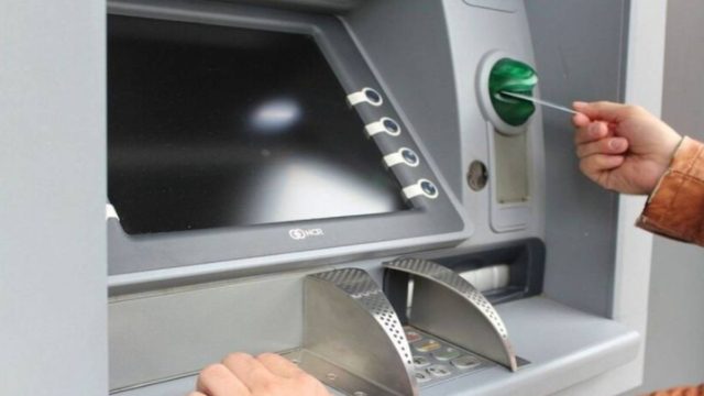 51χρονος άνδρας έκανε ανάληψη 390 ευρώ σε ΑΤΜ: Λίγα λεπτά μετά δεν πίστευε στο μάτια του!
