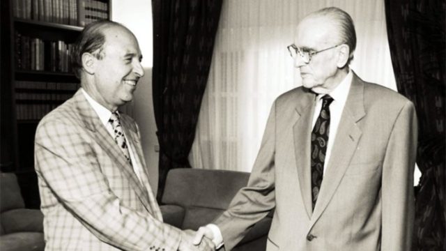 Το τραγικό παιχνίδι της μοίρας στο ΠΑΣΟΚ: Ο θάνατος του Ανδρέα Παπανδρέου 25 χρόνια πριν στην κούρσα της διαδοχής
