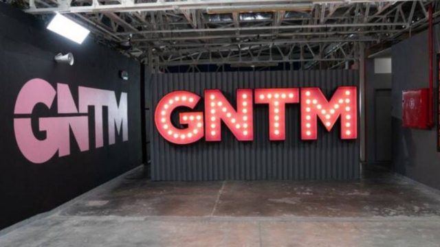 Αποκάλυψη από παίκτρια του GNTM: «Έκανα σ@ξ στο αεροπλάνο με τον…» (ΒΙΝΤΕΟ)