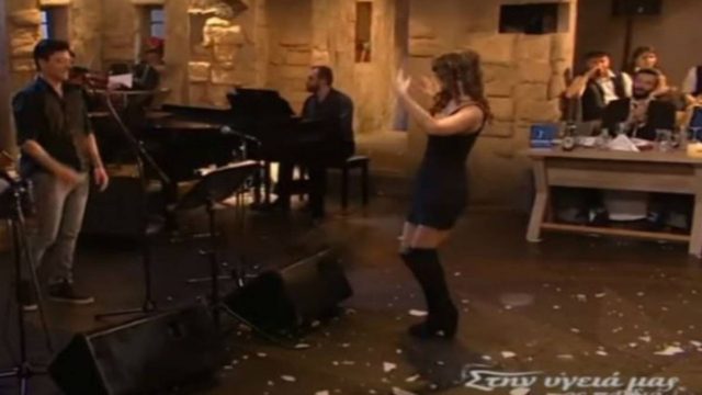Το αργό και βασανιστικό τσιφτετέλι πανέμορφης ηθοποιού που άναψε “φωτιές”
